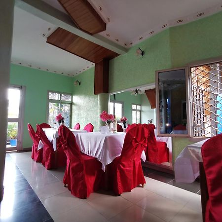Yaoundé Tchatcha Hotel מראה חיצוני תמונה