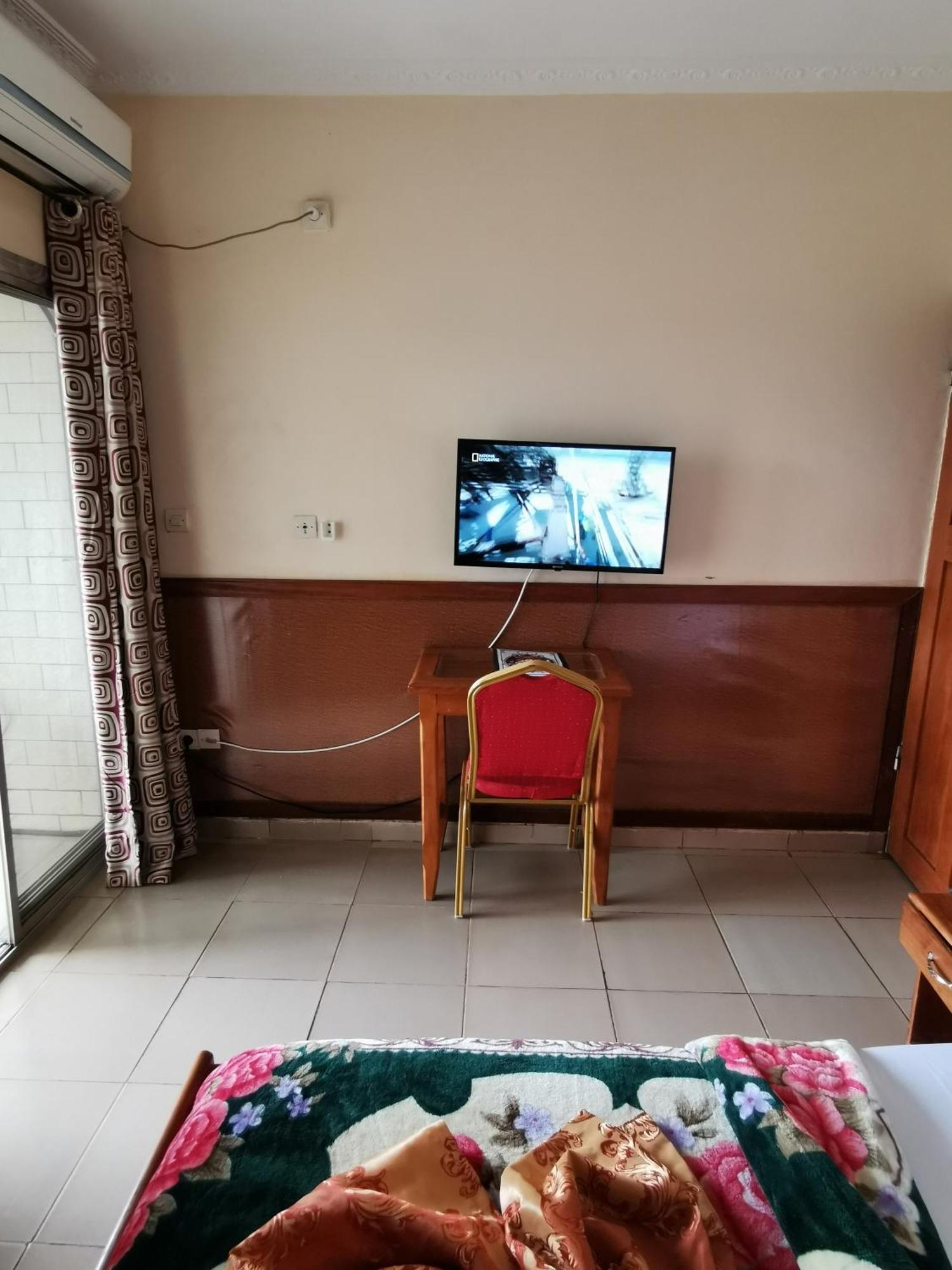 Yaoundé Tchatcha Hotel מראה חיצוני תמונה