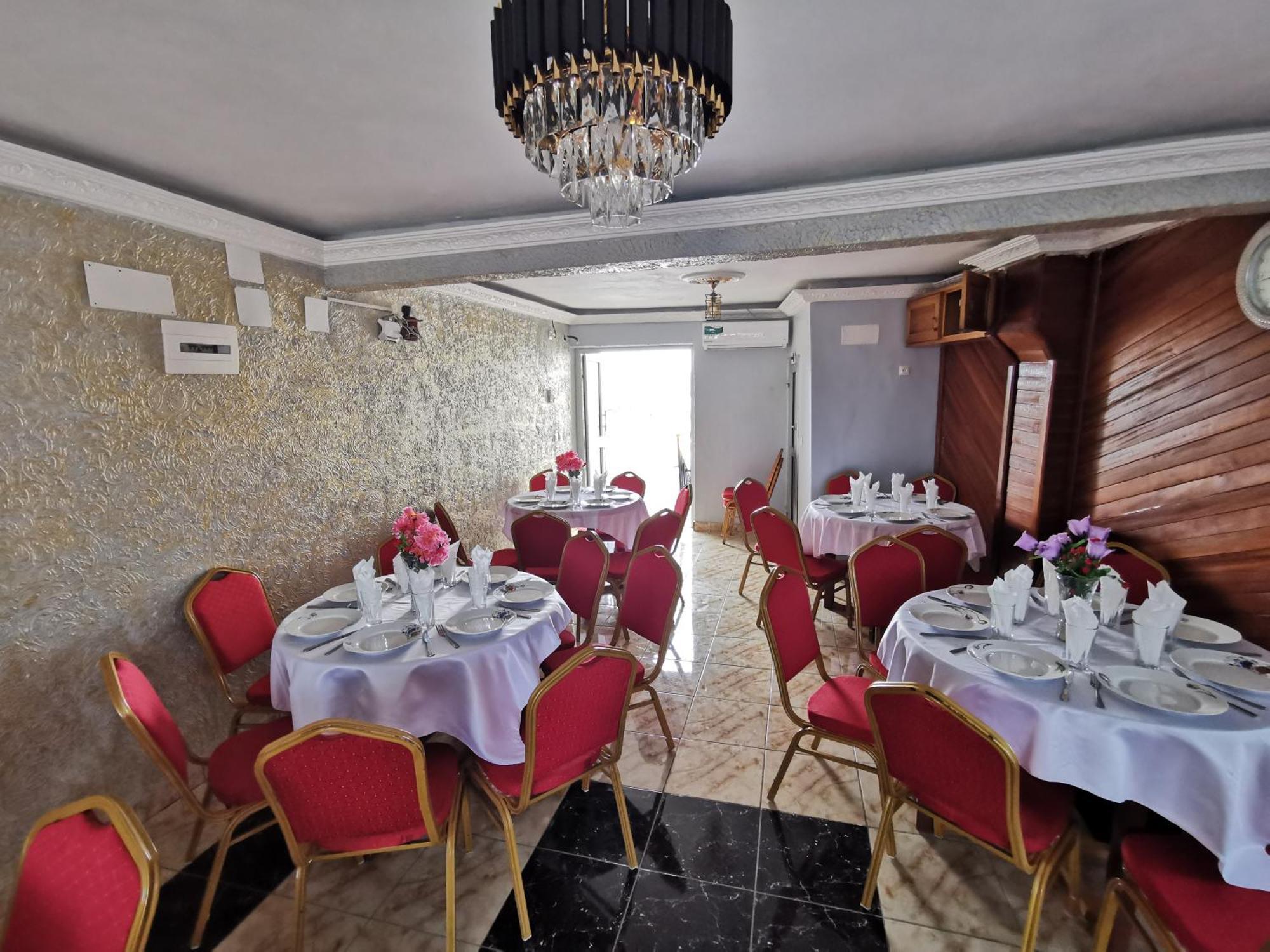 Yaoundé Tchatcha Hotel מראה חיצוני תמונה