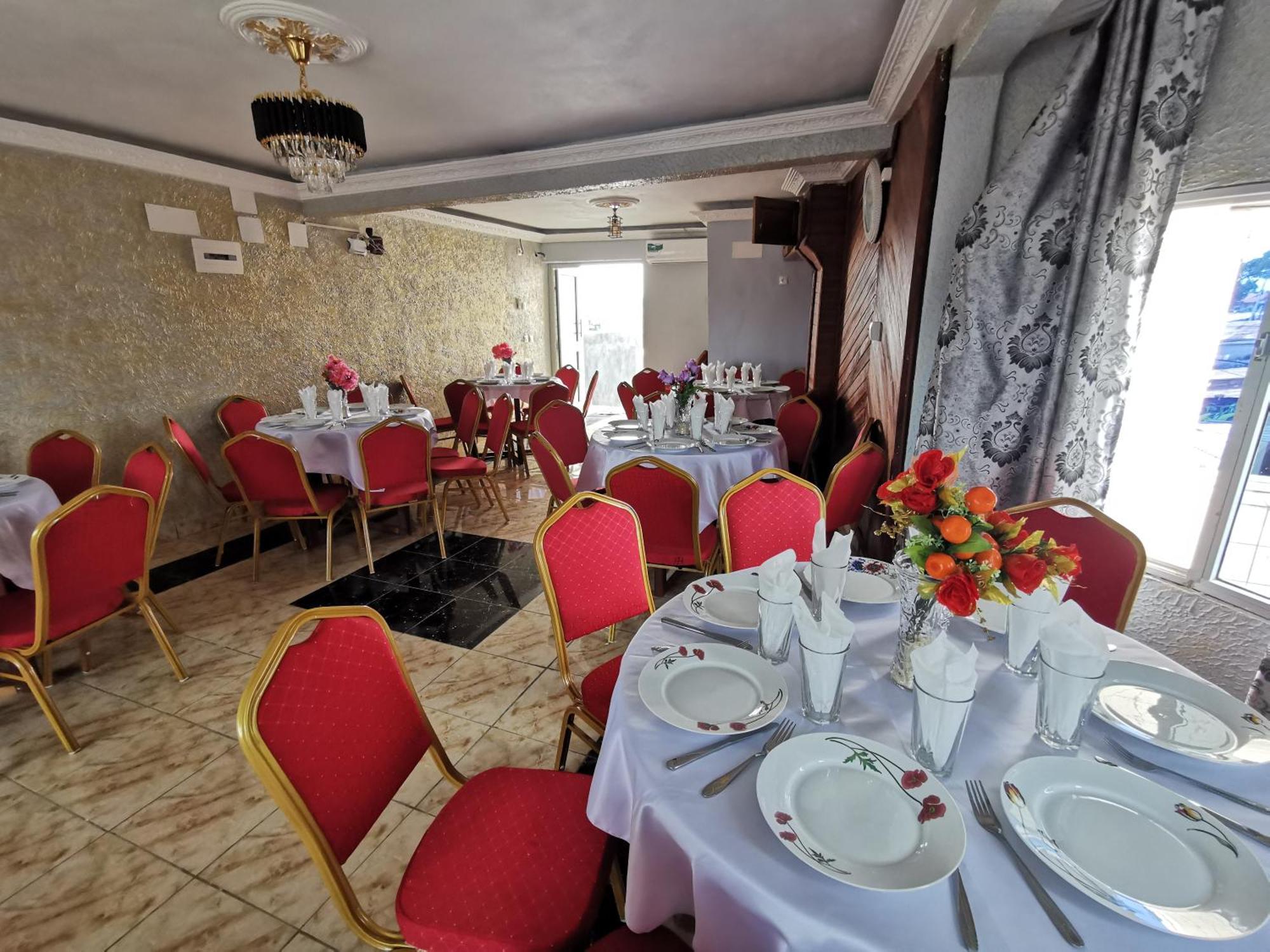 Yaoundé Tchatcha Hotel מראה חיצוני תמונה