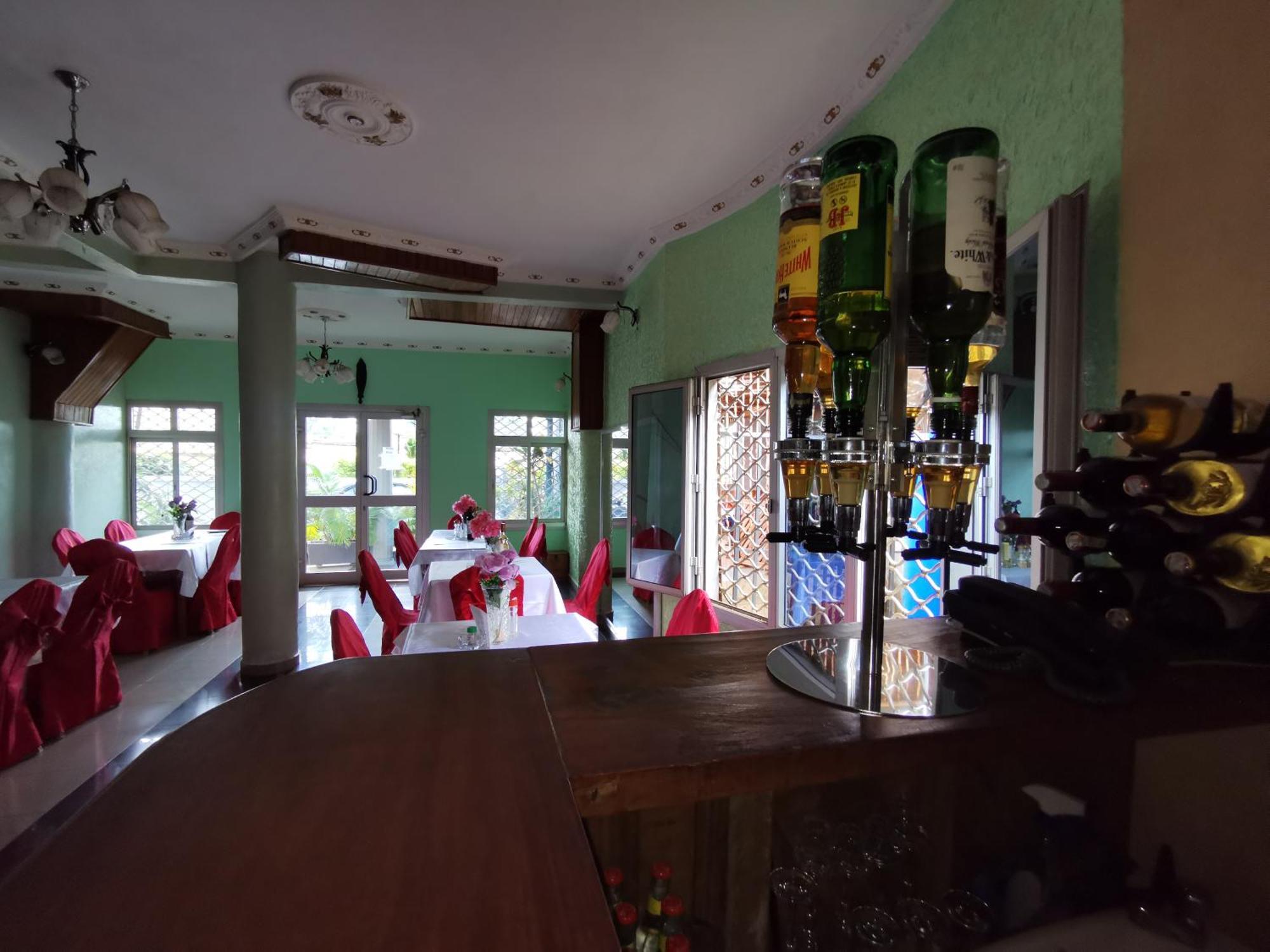 Yaoundé Tchatcha Hotel מראה חיצוני תמונה