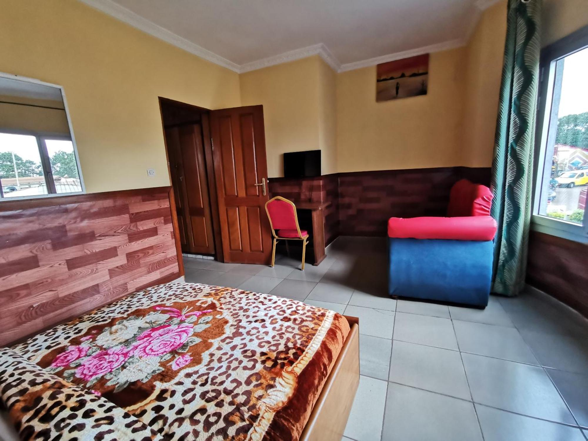 Yaoundé Tchatcha Hotel מראה חיצוני תמונה