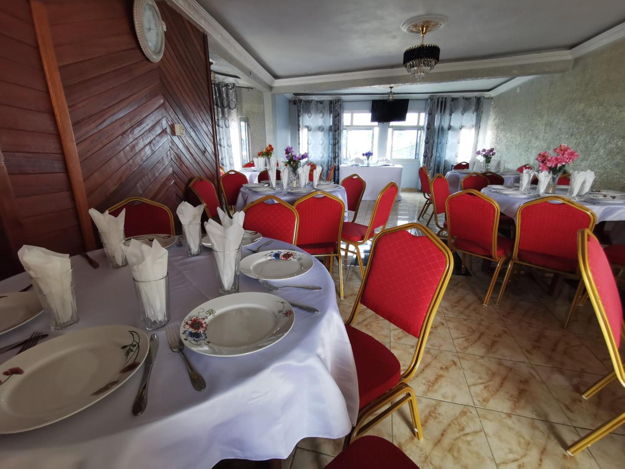 Yaoundé Tchatcha Hotel מראה חיצוני תמונה