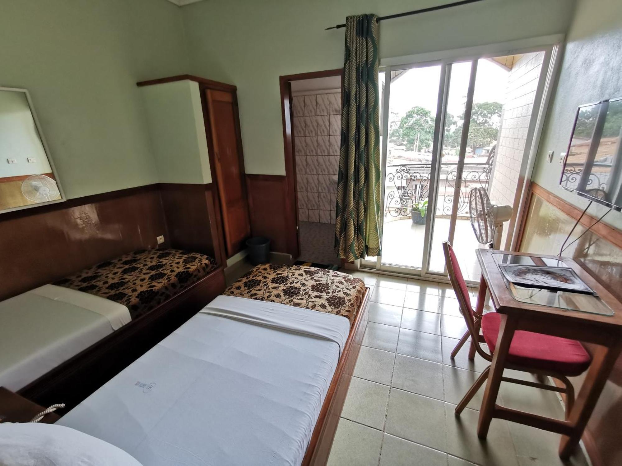 Yaoundé Tchatcha Hotel מראה חיצוני תמונה