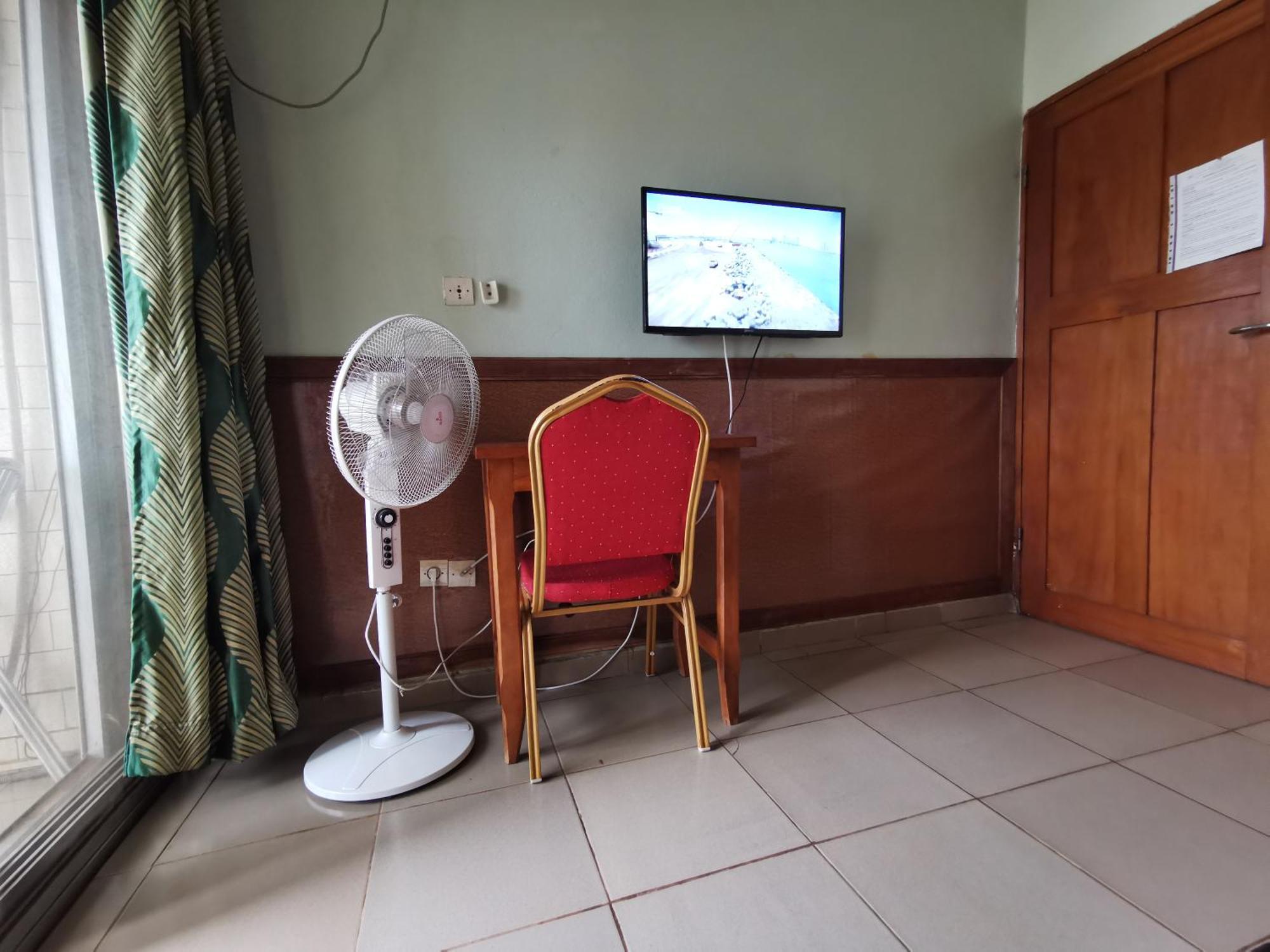 Yaoundé Tchatcha Hotel מראה חיצוני תמונה